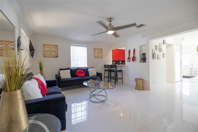 Foto del edificio - 465 NW 153rd St