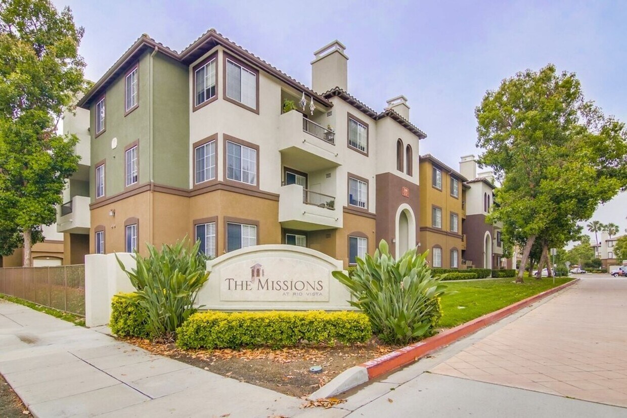 Foto principal - Spacious Top Floor Condo in Resort Style C...