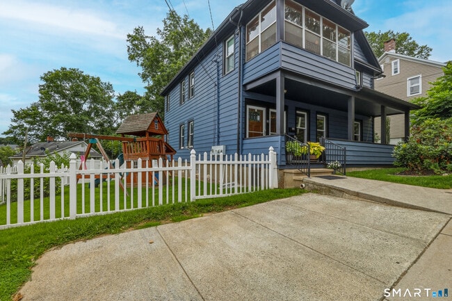 Building Photo - 44-46-46 Perry Hill Rd