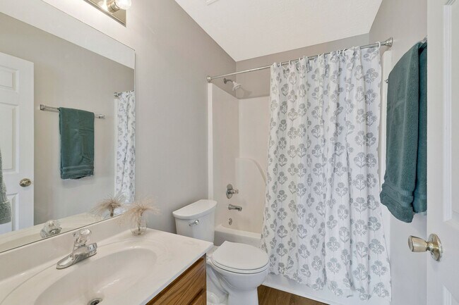 Foto del edificio - 1513 Center Pointe Dr