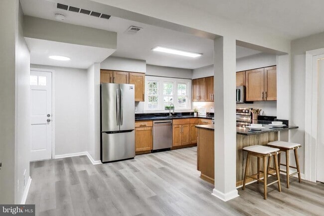Building Photo - 6153 Strasburg Dr
