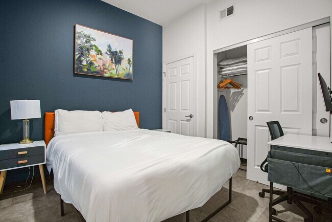 Building Photo - 209 9th St