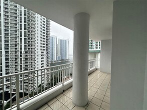 Building Photo - 801 Brickell Key Blvd