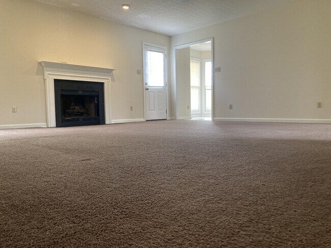 Foto del edificio - 317 Cedar Ridge Rd