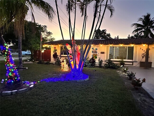 Foto del edificio - 2440 Oleander Dr