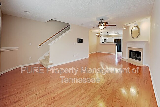 Building Photo - 426 Shadow Glen Dr