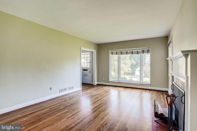 Building Photo - 4704 Broad Brook Dr