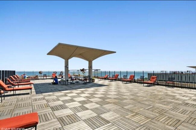Foto del edificio - 3550 N Lake Shore Dr