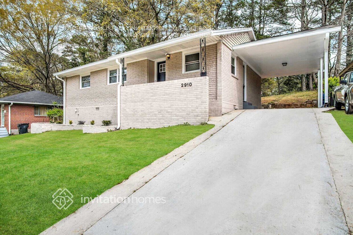 Primary Photo - 250 Founders Ln