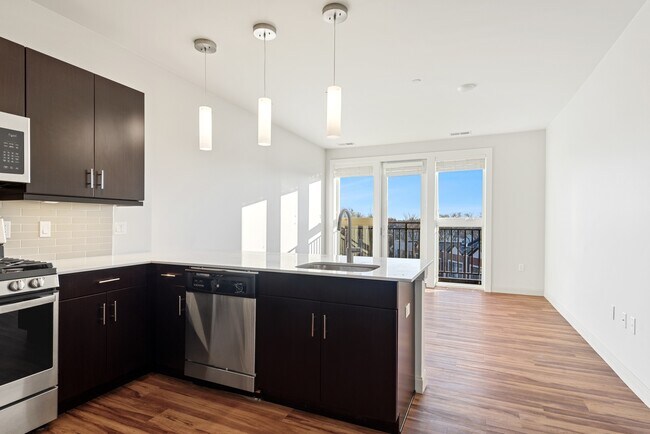 Foto del edificio - 555 Roger Williams Ave