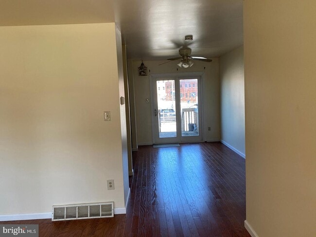 Building Photo - 207 Coates St