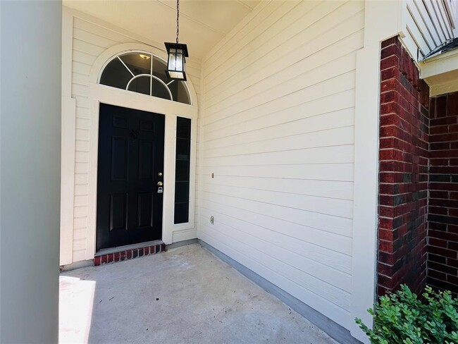 Building Photo - 2909 Lagerway Cove