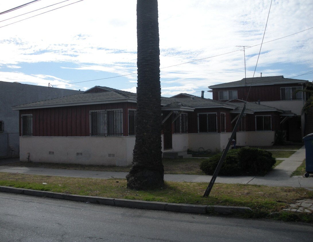 Building Photo - 1606-1612 W Century Blvd