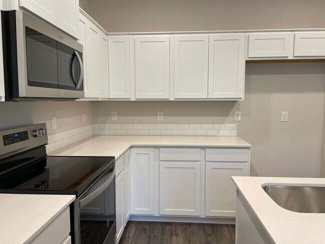 Foto del edificio - BEAUTIFUL 3 Bed 2.5 Bath Home in Vancouver! Stainless Steel Appliances!