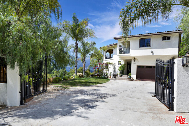 Building Photo - 2529 Topanga Skyline Dr