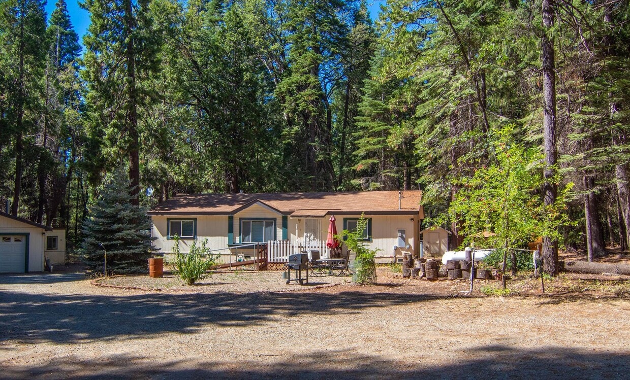 Primary Photo - Furnished Shingletown Home with Horse Corr...