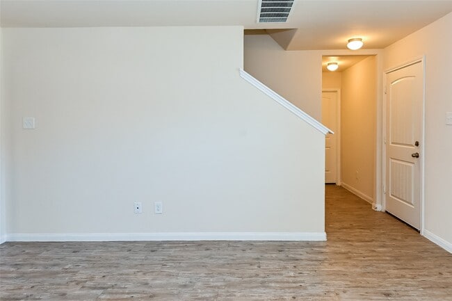 Foto del edificio - 4211 Farmers Pass Rd