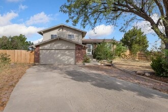 Building Photo - 2215 Derby Hill Dr