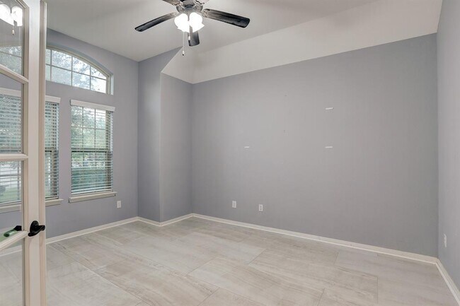 Building Photo - 632 Pedernales St