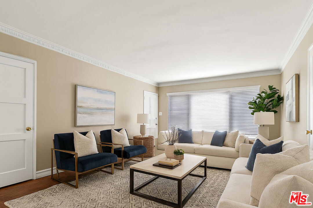 Foto principal - 1525 S Beverly Dr