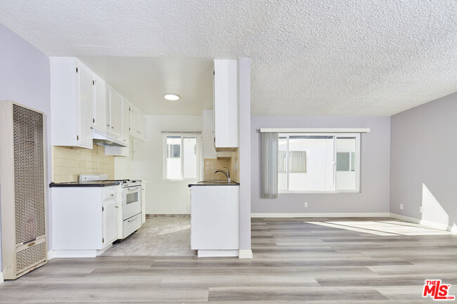 Foto del edificio - 3126 S Canfield Ave
