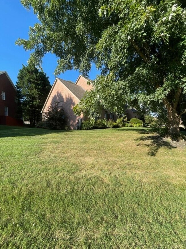 Foto del edificio - Knoxville 37934 - 4 bedroom 3.5 bath - cal...