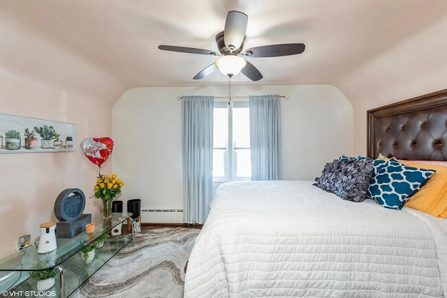 Bedroom 2 - 4925 Walsh Ave