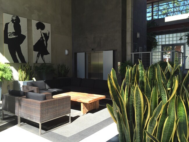 Vestíbulo - 11500 Tennessee Ave