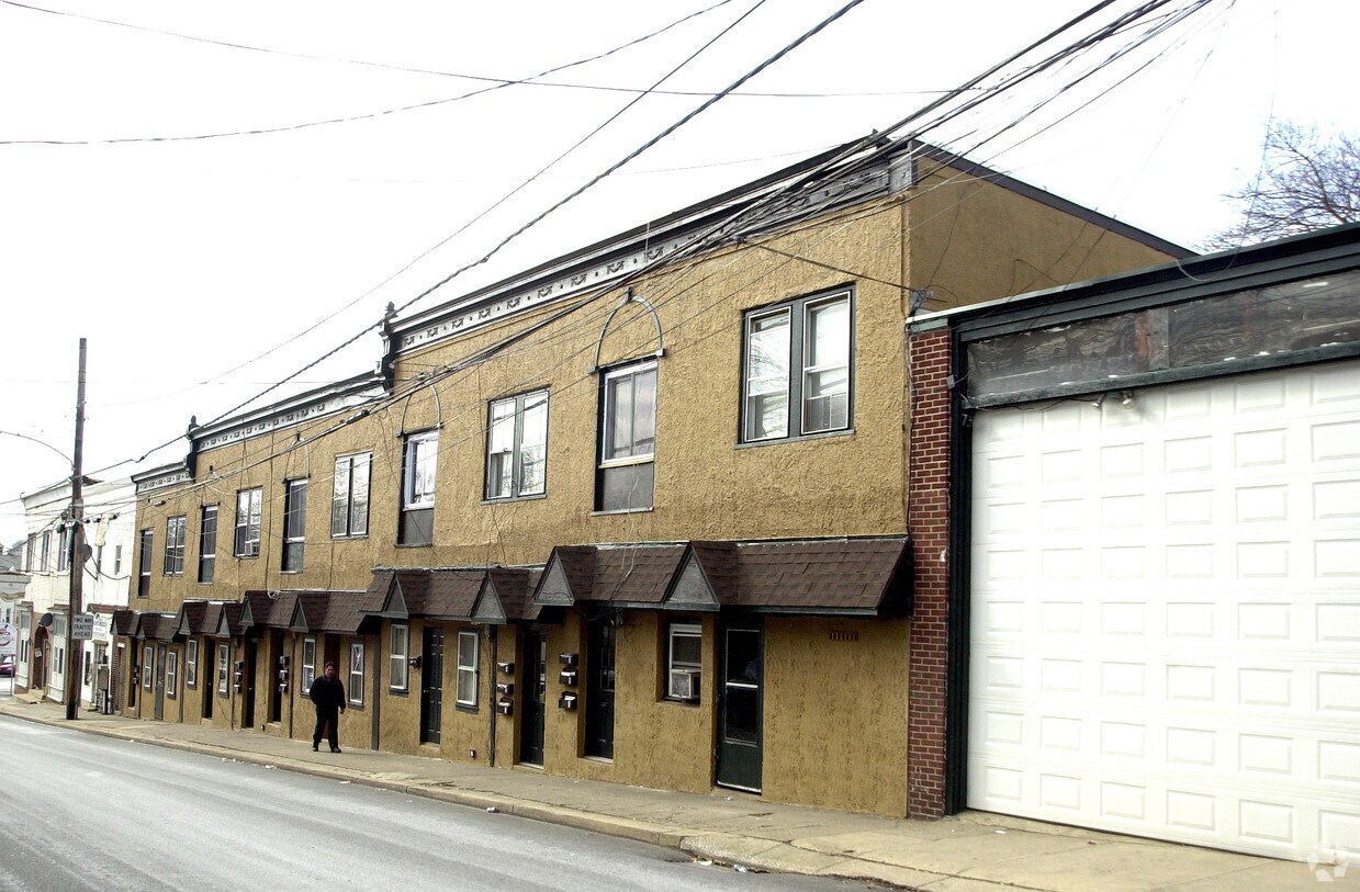 Foto del edificio - 329-337 W Chestnut St