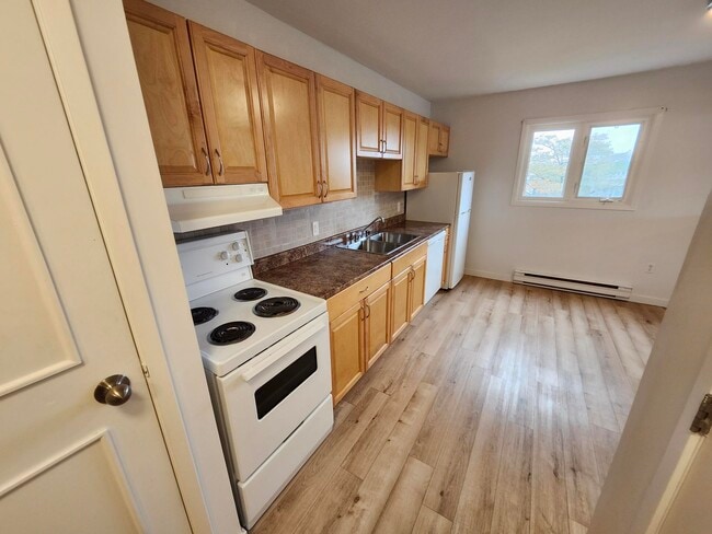 Building Photo - 355 Prince St