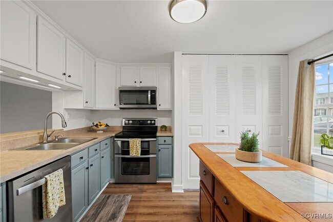 Foto del edificio - 7954 Clovertree Ct
