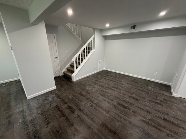 Foto del edificio - 232 Springmeadow Dr