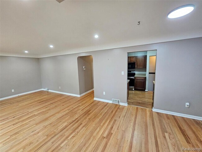 Foto del edificio - 29624 Rosslyn Ave