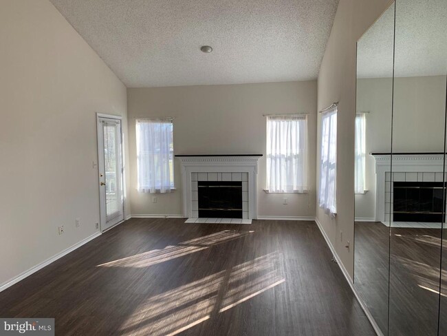 Building Photo - 4401 Fair Stone Dr
