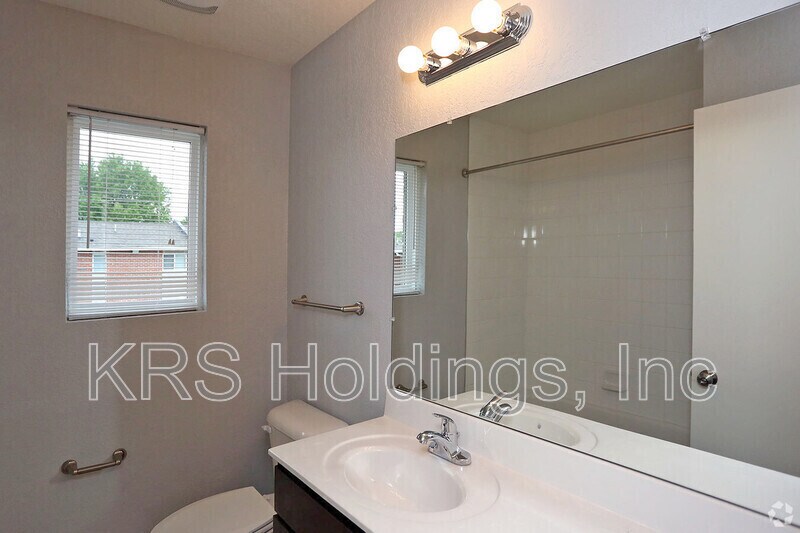 Foto del edificio - 4267 Newsome Dr