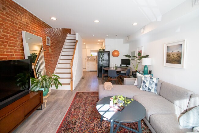 2550 Tulip St photo'