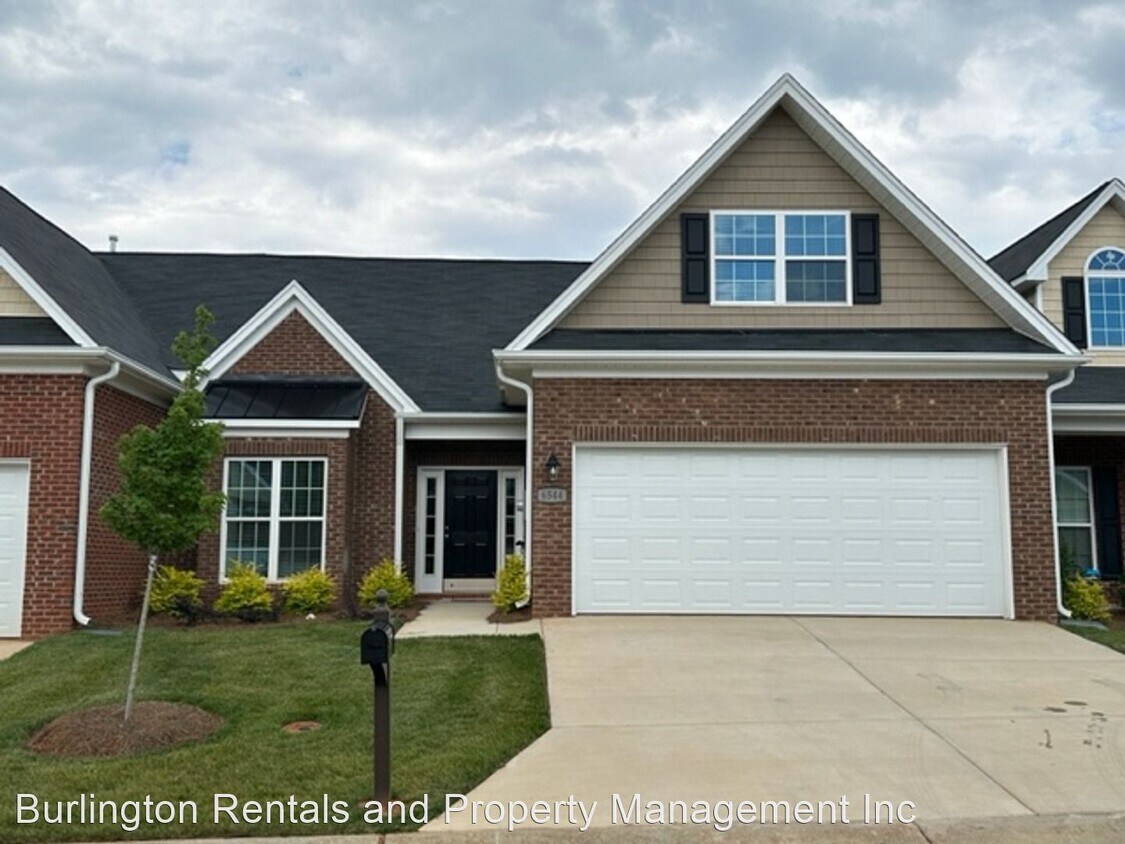 3 br, 2 bath House 6544 Donahue Dr. House Rental in Whitsett, NC