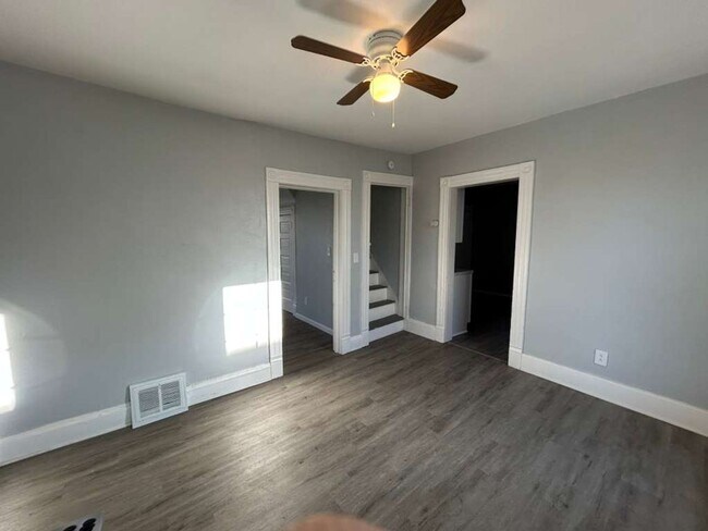 Foto del edificio - Spacious Corner-Lot Opportunity in Lorain!