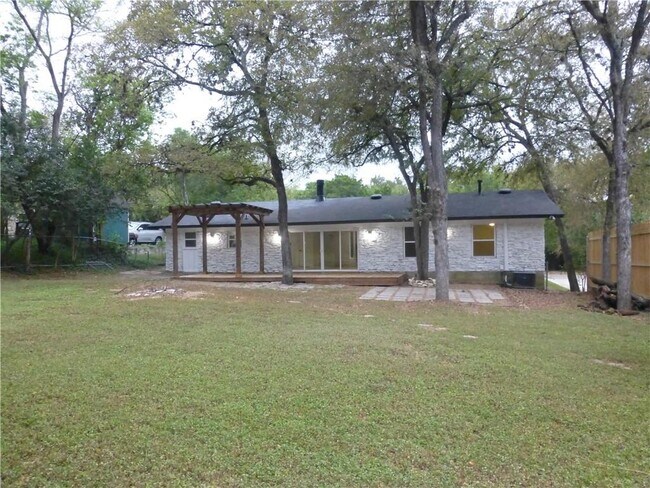 Building Photo - 2409 Princeton Dr