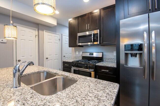 Building Photo - 1921 M St NE