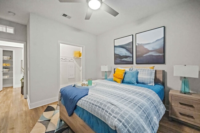 Interior Photo - Mallory Square