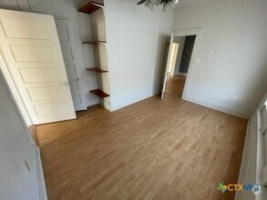 Building Photo - 303 S Wilson Valley Dr