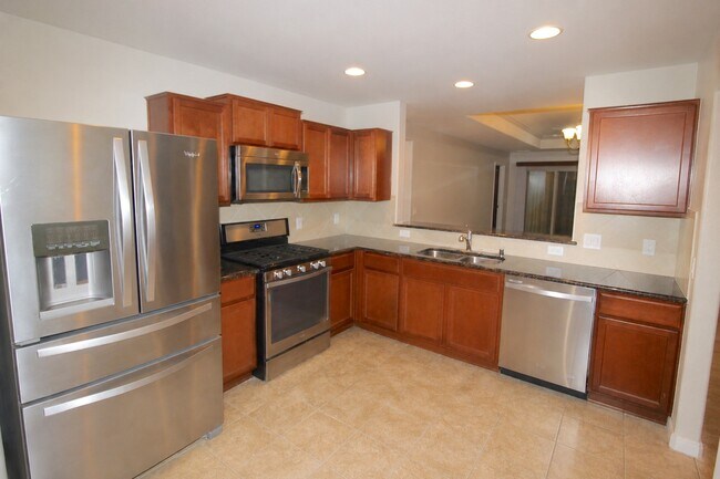 Foto del edificio - 3306 Dandelion Dr