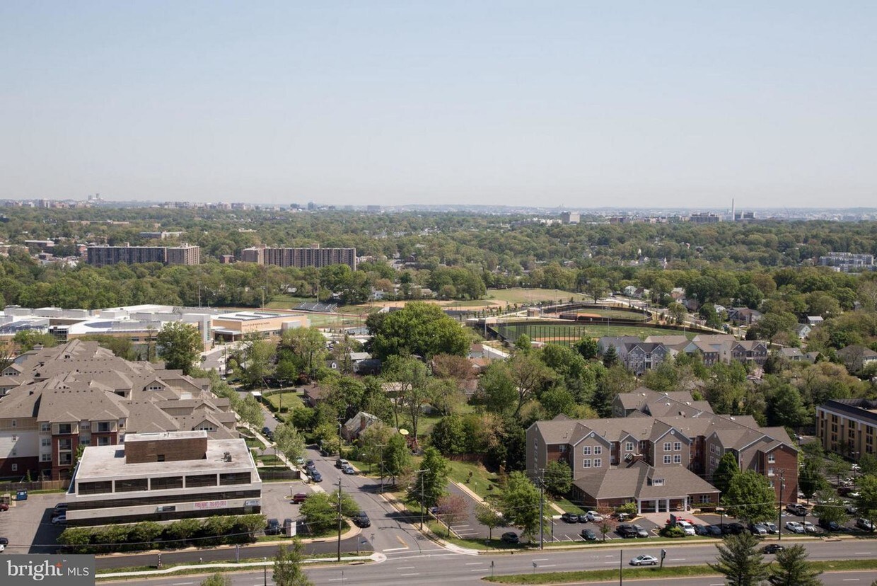 Foto principal - 3701 S George Mason Dr