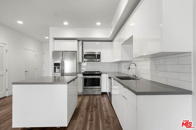 Foto del edificio - 1215 S Bedford St