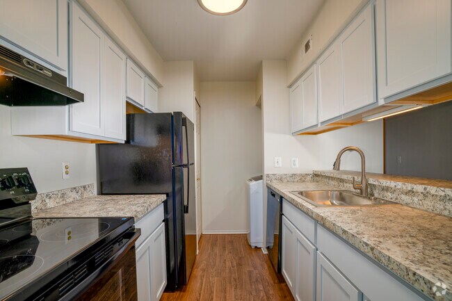 2 habitaciones, 1 baño - 968 pies cuadrados - Cocina - Sparrow Wood Apartments