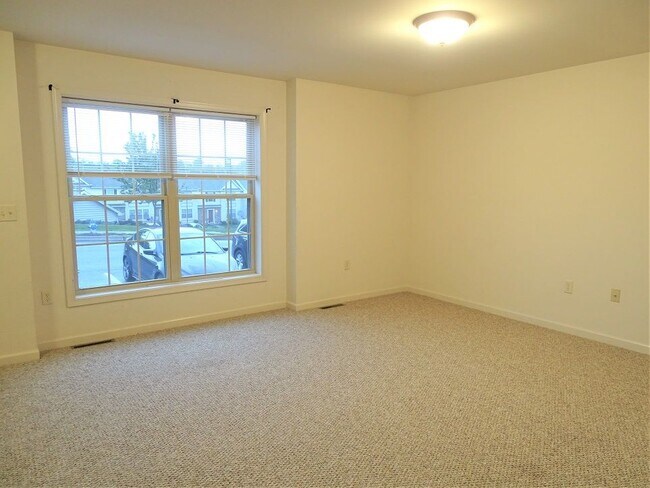 Building Photo - 203 Ammon Ave