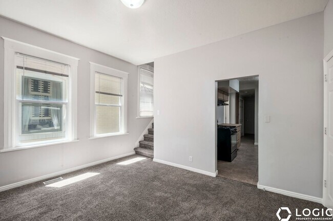 Building Photo - 559 E 800 S