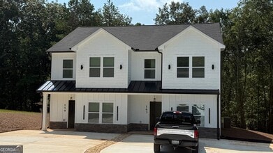Building Photo - 159 Brad St