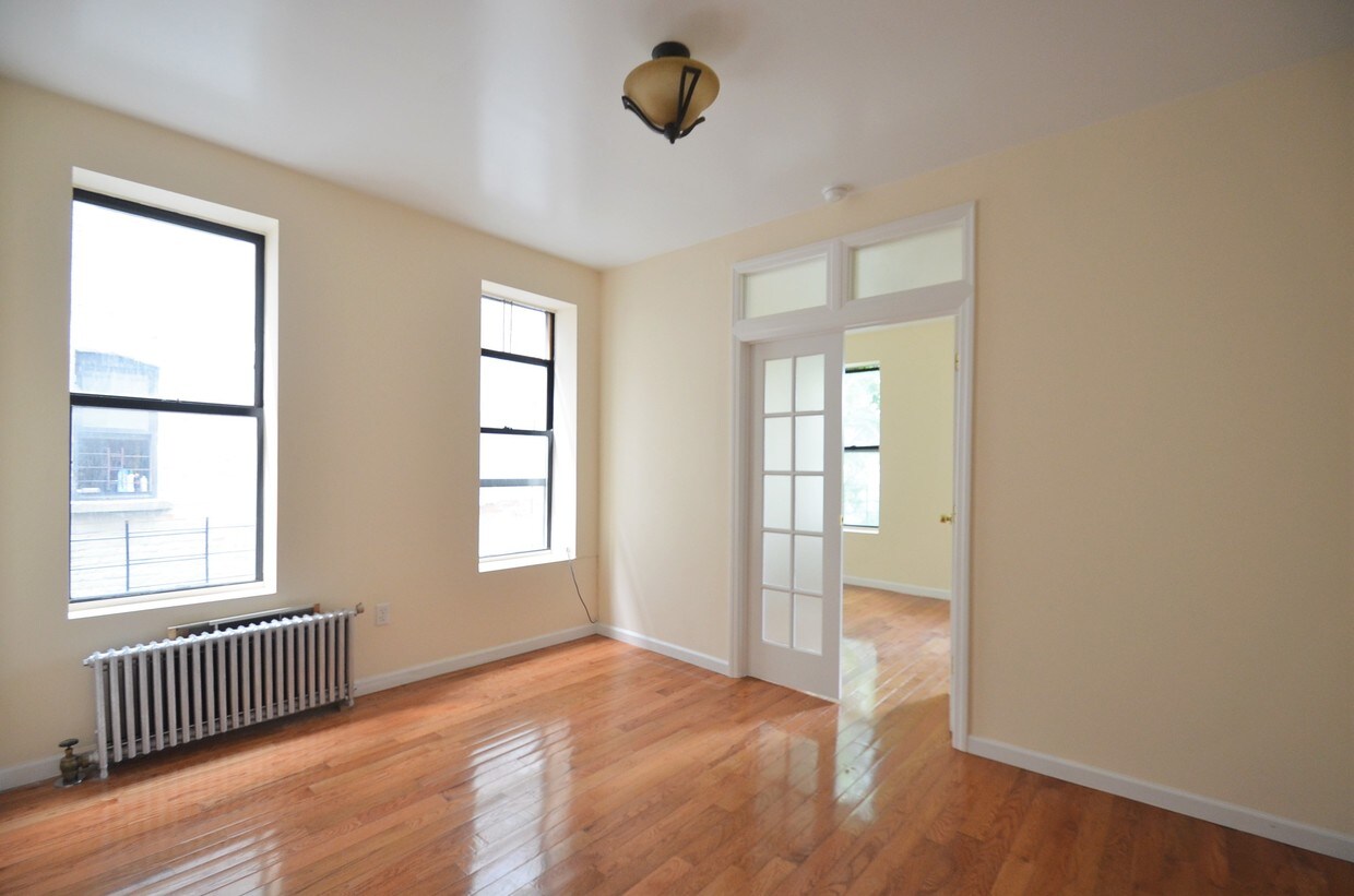 Primary Photo - 277 W 150th St